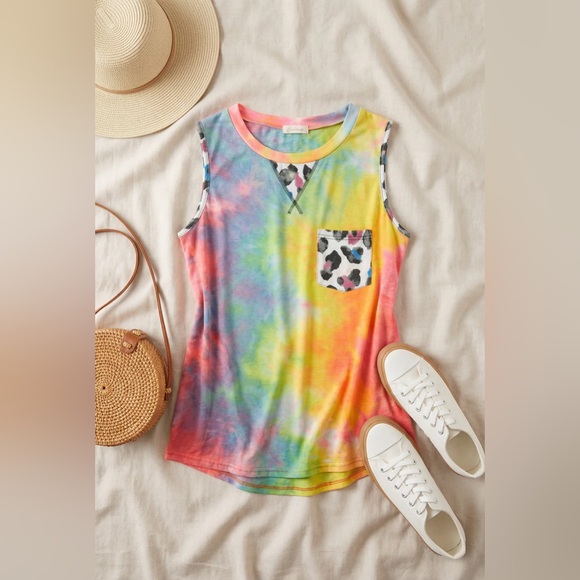 Tops - Tie-Dye Sleeveless Tank with Leopard Print Pocket - Multicolor